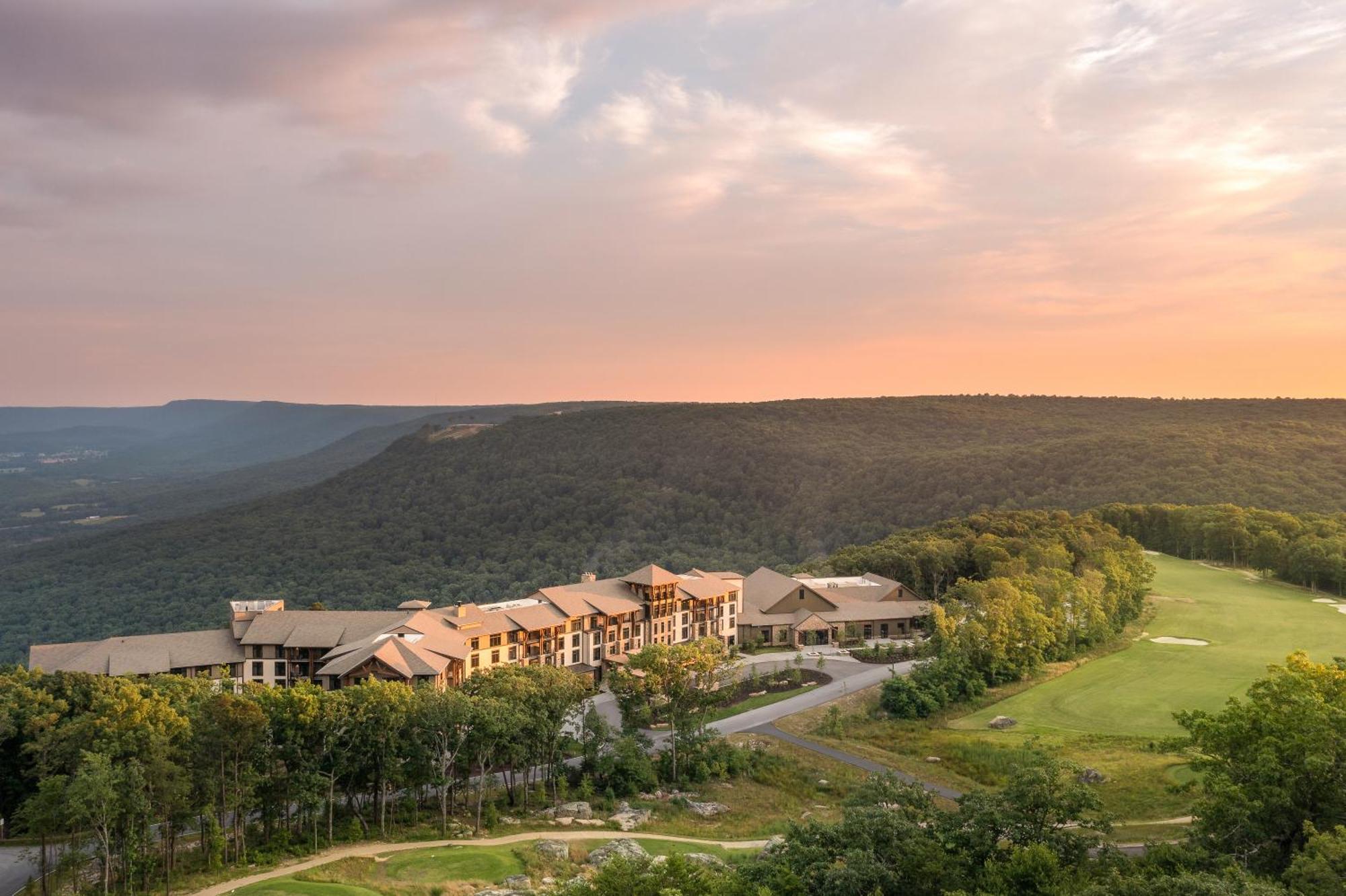 Cloudland At Mclemore Resort Lookout Mountain, Curio By Hilton Rising Fawn Exterior photo